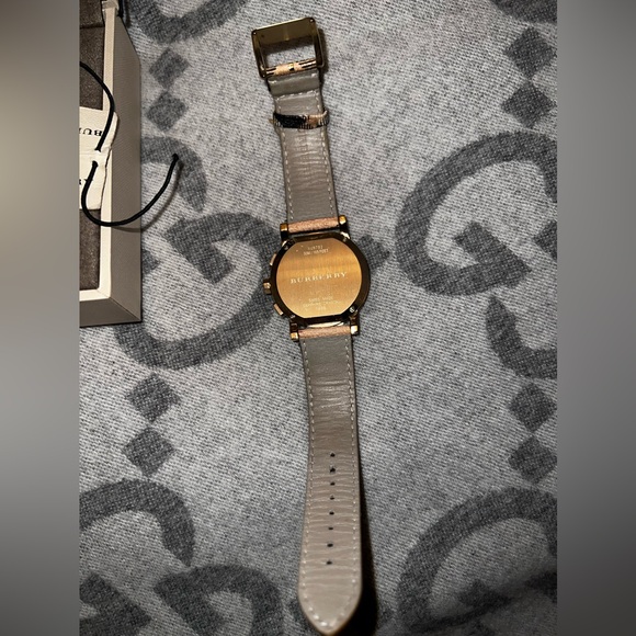 Authentic Burberry Watch, 36 mm, pattern ⏱️⌚️ - Picture 4 of 8